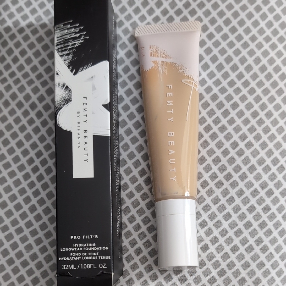 Fenty Beauty Pro Filt'r Hydrating Longwear Foundation